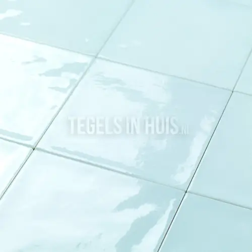 Handvorm wandtegel 13×13 licht blauw soft glans Bestel Nu