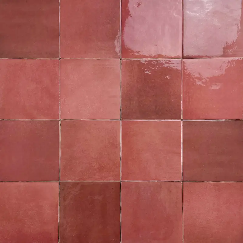 Aanbieding Handvorm wandtegel 13×13 bordeaux rood random glans