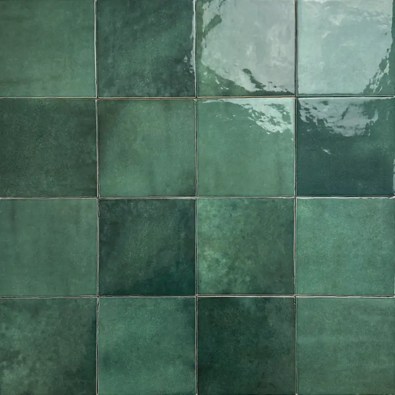 Shop Nu Equipe wandtegel Artisan moss green 13,2×13,2 random – donker groen glans – handvorm – 24461