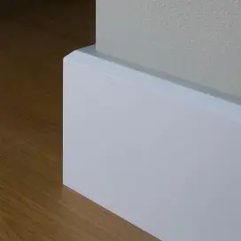 Laatste Kans MDF plinten schuin 18mm wit gegrond