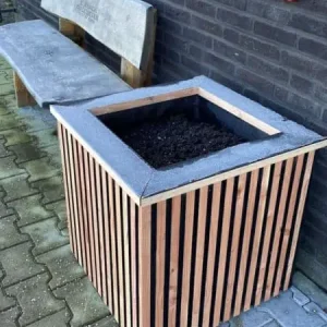 Tijdelijk Beschikbaar Douglas bloembak triple profiel