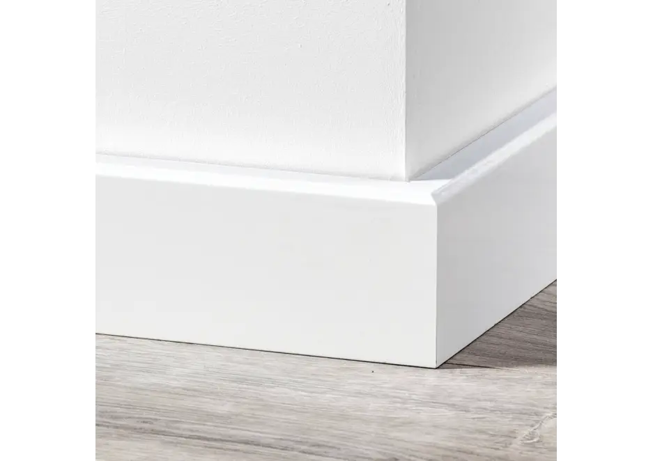 Superprijs MDF Renovatieplint Klassiek 85x22mm met Uitsparing RAL 9010