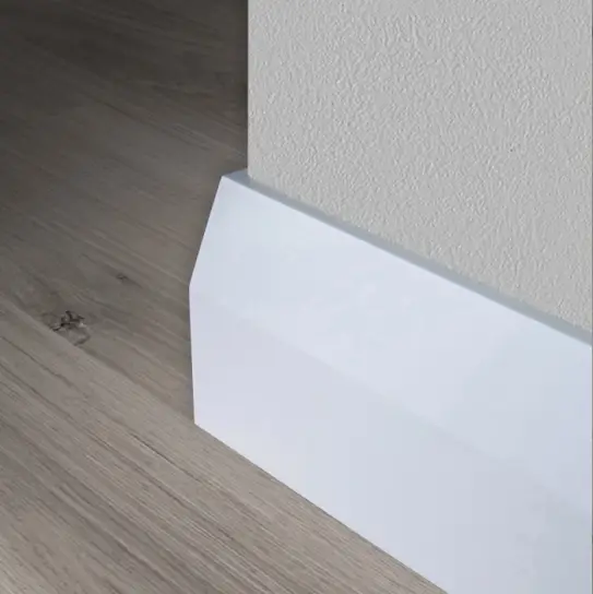 Op = Op Steile plint - MDF ecologisch - 18 x 120 mm