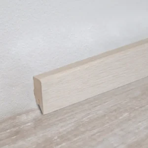 Nieuw Plintstrook gestreept eiken decor