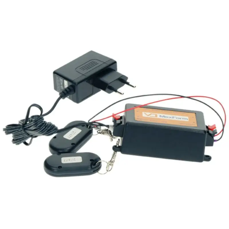 Uitverkoop LED toebehoren - 12V adapter met 2 aan/uit/dimbare afstandsbedieningen